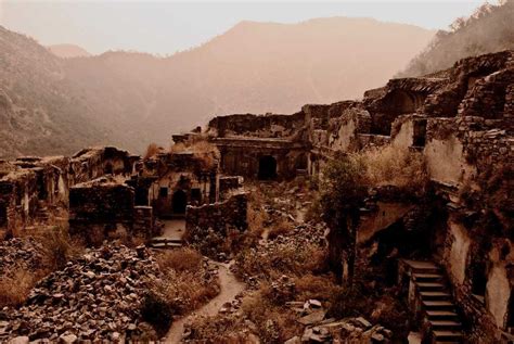 35 Most Haunted Places in India - Real Stories and Places