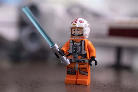 LEGO-X-Wing-Review-Luke - Toy Photographers