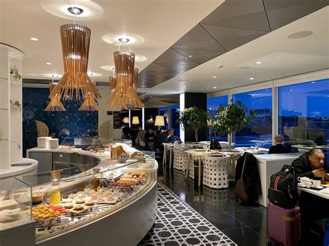 Review: Qatar Lounge, Heathrow Terminal 4 – Flight Guys