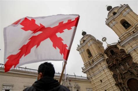 What’s With All the Imperial Spanish Flags in Peru (and Elsewhere)?