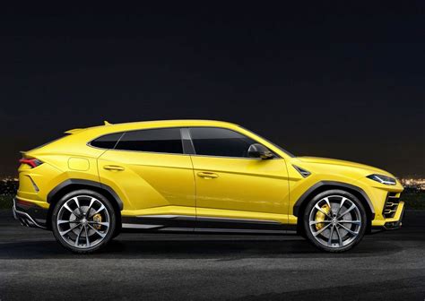 New Lamborghini Urus 2023 4.0T V8 Performante Photos, Prices And Specs in UAE