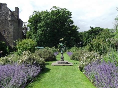 Largo Baywatch: Scotland's Gardens - Kellie Castle