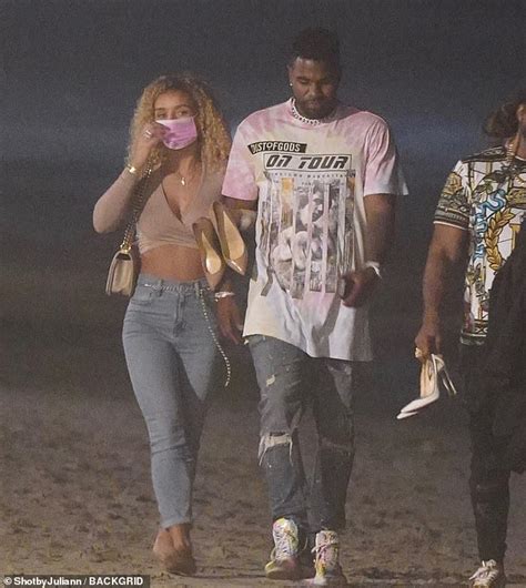 Jason Derulo and girlfriend Jena Frumes are hand in hand - ReadSector