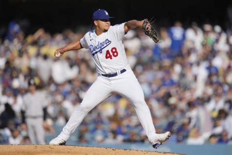 Brusdar Graterol fielding error proves costly for Dodgers once again