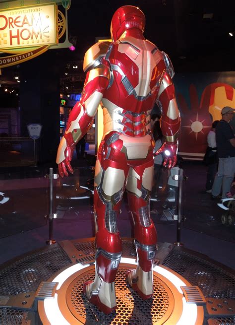 Hollywood Movie Costumes and Props: Iron Man 3 Mark 42 armour on ...