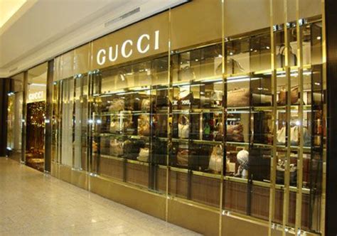 Gucci store front | n | Pinterest | Store fronts, Gucci and Store