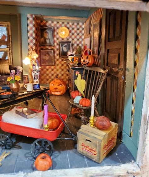 Greggs Miniature Imaginations- (Ever After Cottages): Boarded Up Halloween House