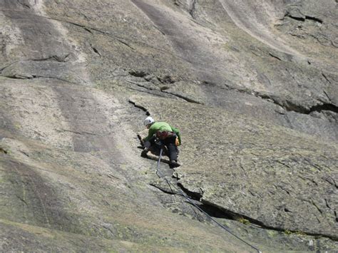 Grimsel Pass 2-Day Guided Rock Climbing. 2-day trip. IFMGA leader