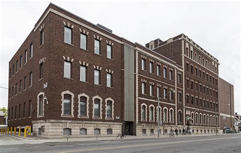 20190903. This Bell Canada building (1919, 1950s) is one of the oldest central offices in ...