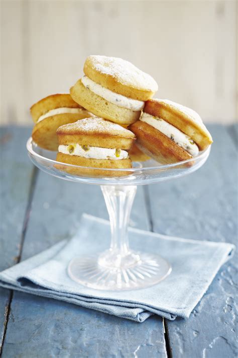 Mini Victoria Sponge Cakes filled with Passion Fruit Cream - In The ...