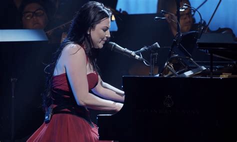 See "Lithium" Performance From Evanescence's 'Synthesis Live' DVD