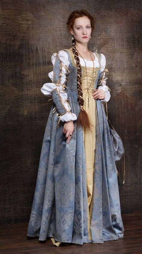 Pin by Chloe Nielsen on Sewing (With images) | Italian renaissance ...