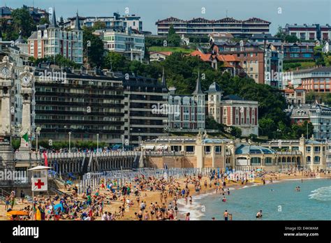 La concha beach at san sebastian, spain hi-res stock photography and ...