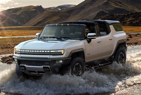 New Electric GMC Hummer unveiled ahead of 2024 launch - Automotive Daily