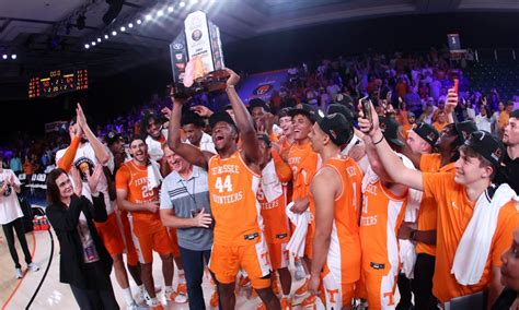 Battle 4 Atlantis championship: Tennessee Vols defeat Kansas