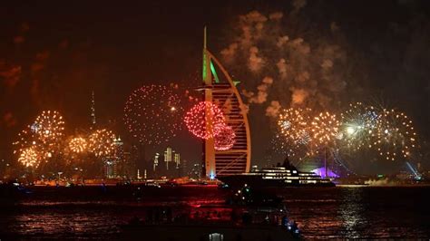 Dubai New Year's Eve Fireworks Live Stream 2021-2022