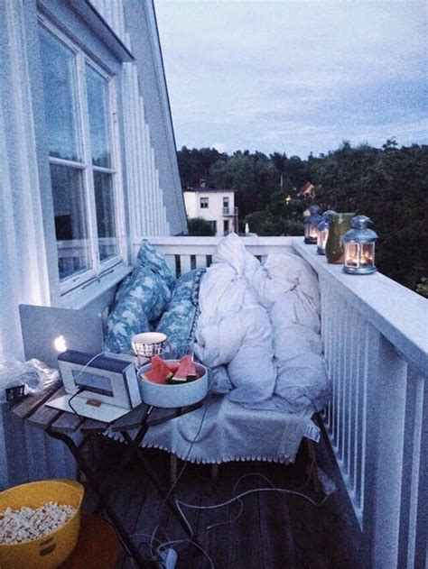 Fun With Friends: How to Host the Perfect Movie Night