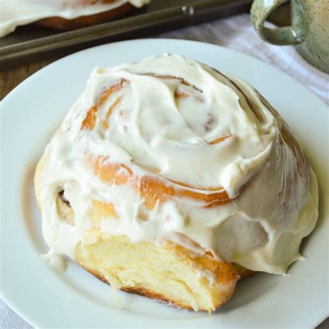 Giant Cinnamon Rolls - Sugar Dish Me