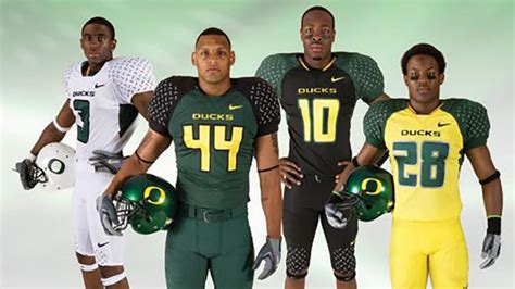 Oregon Ducks Unveil New Nike Football Uniforms – SportsLogos.Net News