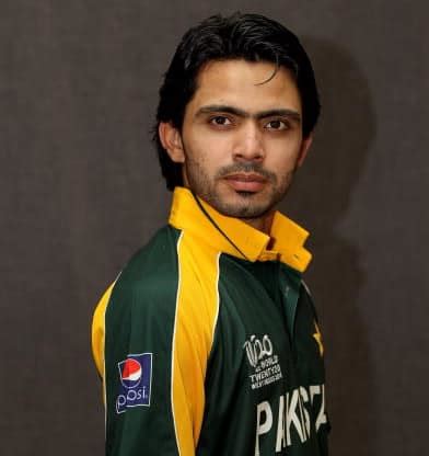 Fawad Alam Latest News, Photos, Biography, Stats, Batting averages, bowling averages, test & one ...