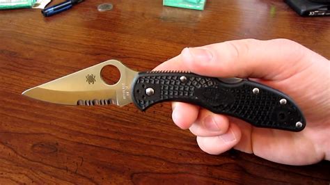 Spyderco Delica - YouTube