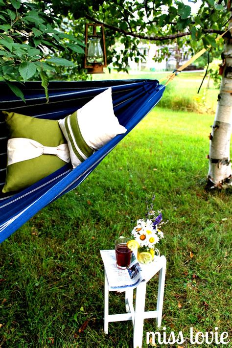 Miss Lovie: EASY DIY Backyard Hammock