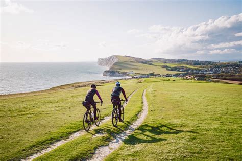 Explore – 5 Best Family Leisure Cycling Routes Isle of Wight