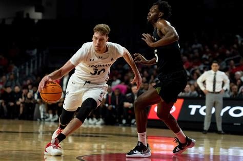 Cincinnati Basketball: Viktor Lakhin's double-double leads Bearcats ...