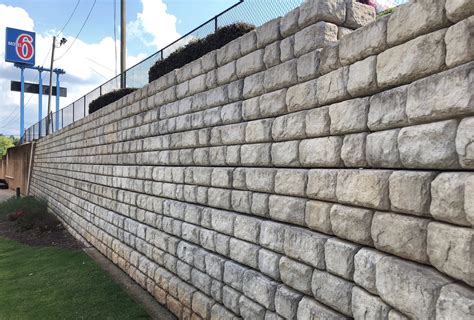 Large retaining wall blocks - domelopez