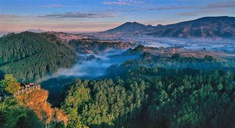 10 Foto Tebing Keraton Bandung Tips Lokasi Fasilitas Tiket Masuk 2020