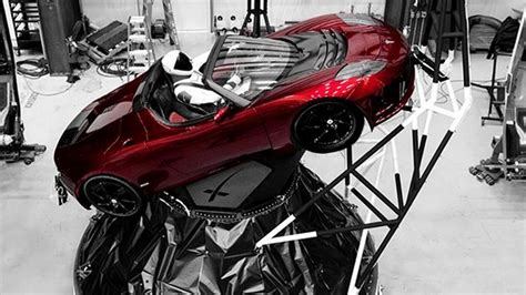 SpaceX to launch Elon Musk's sports car with 'Starman' at the wheel to ...