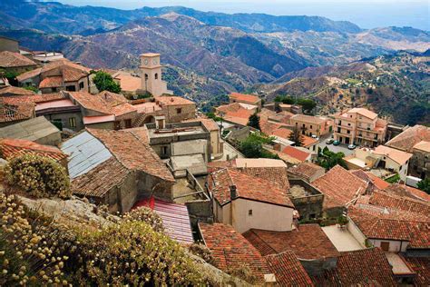 24 Stunning Medieval Mountaintop Villages in Italy – Fodors Travel Guide