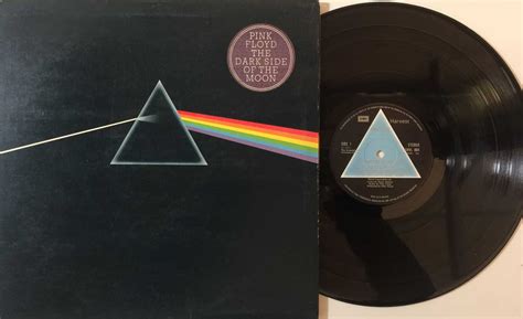 Lot 13 - PINK FLOYD - THE DARK SIDE OF THE MOON LP