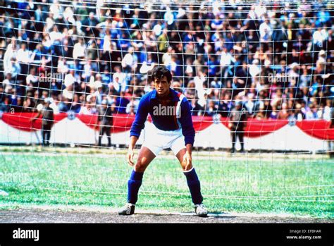 SYLVESTER STALLONE ESCAPE TO VICTORY; VICTORY (1981 Stock Photo ...