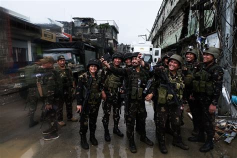 IN PHOTOS: Marawi soldiers fight the biggest battle of their lives