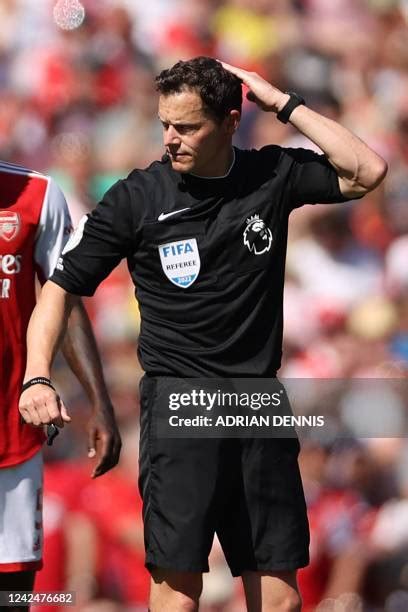 Darren England Referee Photos and Premium High Res Pictures - Getty Images