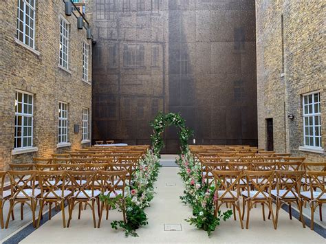 Hackney Town Hall | Amazing Space Weddings