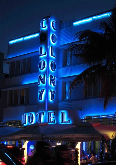 The Colony Hotel - havecarryonwilltravelhavecarryonwilltravel