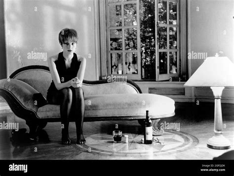 SINGLE WHITE FEMALE, Bridget Fonda, 1992. ph: © Columbia Pictures / courtesy Everett Collection ...