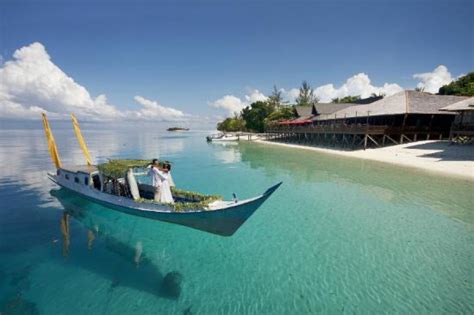 Pulau Mataking Reef Dive Resort | Wedding venues in Sabah | Hitchbird