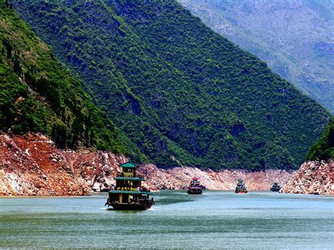 Yangtze River - Three Gorges Photograph by Jacqueline M Lewis - Fine Art America