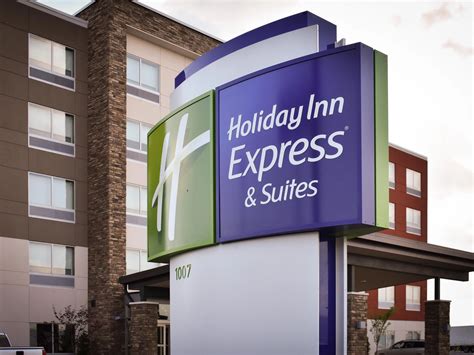 Holiday Inn Express & Suites West Memphis Hotel by IHG