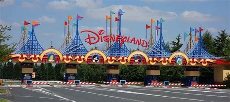 Prices of All Parking Lots at Disneyland + Tips - Parc de Paris