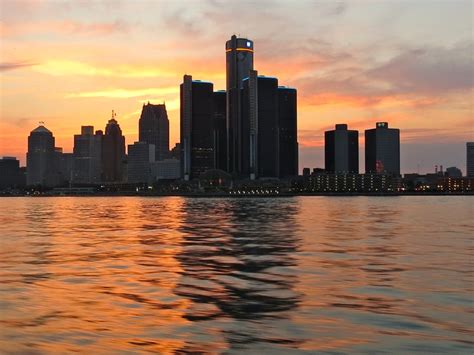 Detroit skyline at sunset | an eye on the world | Pinterest