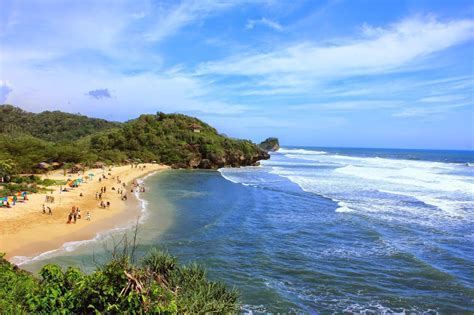 LimaKaki: 5 Wisata Pantai Jogja Terindah dan Eksotik