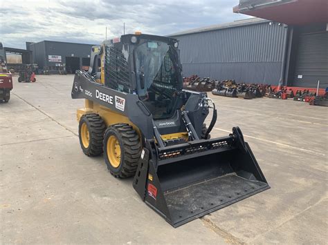 John Deere 3.5 Tonne Skid Steer - RAM Equipment