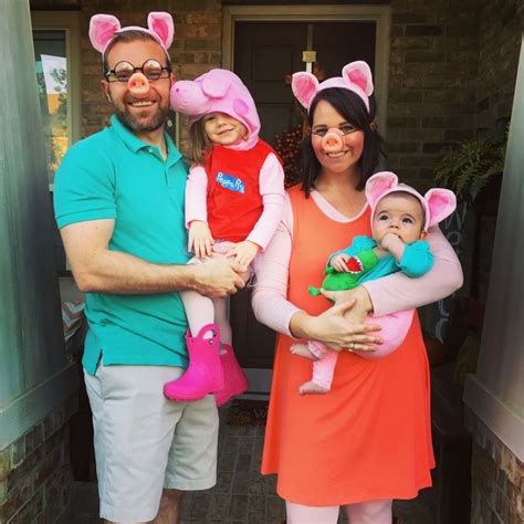 Peppa Pig family Halloween costume! | Pig halloween costume, Sibling ...