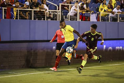 International Soccer: Venezuela and Ecuador play to a tie at FAU ...