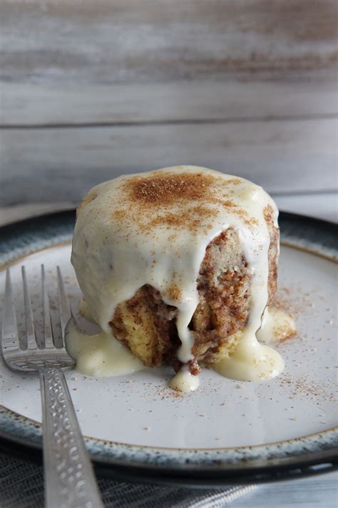 Keto Cinnamon Roll Mug Cake (Ready in 1 min!) - Delightfully Low Carb