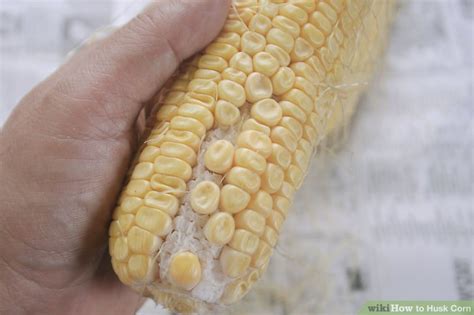 3 Ways to Husk Corn - wikiHow